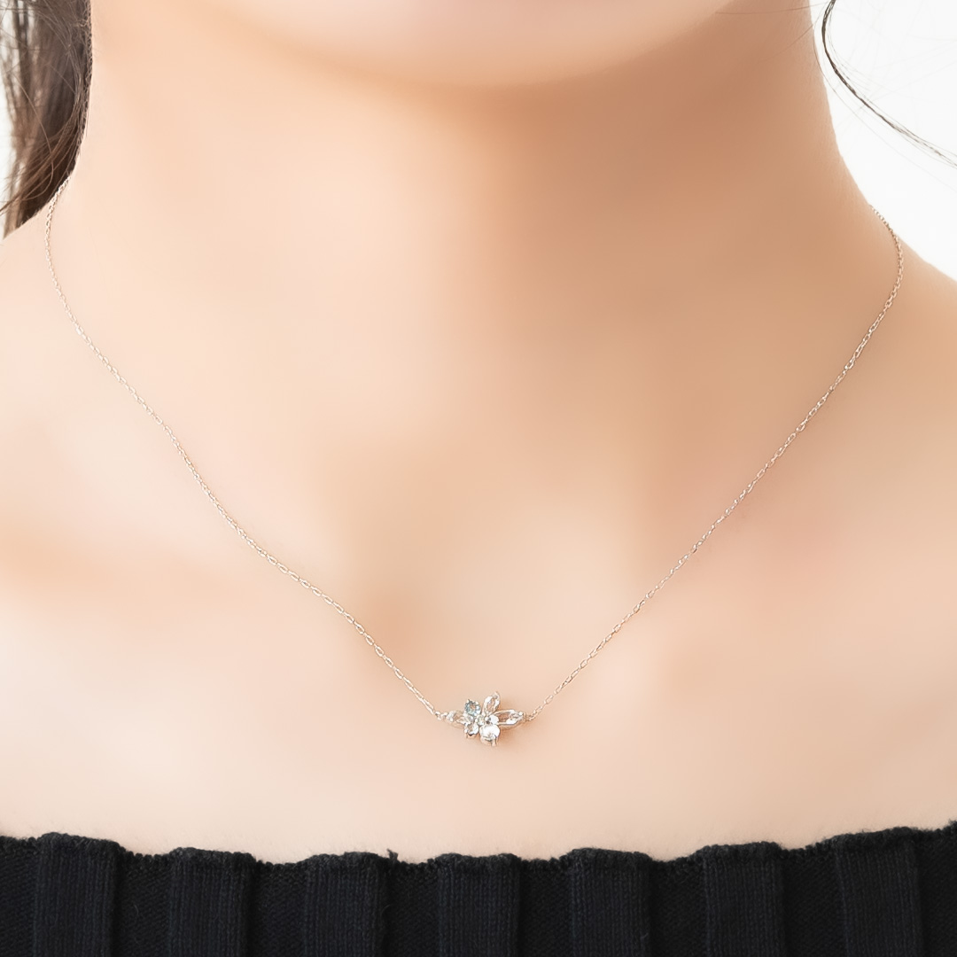 ノットネックレス　ハーフストーン　ホワイトゴールドカラー ノットネックレス ハーフストーン ホワイトゴールドカラー