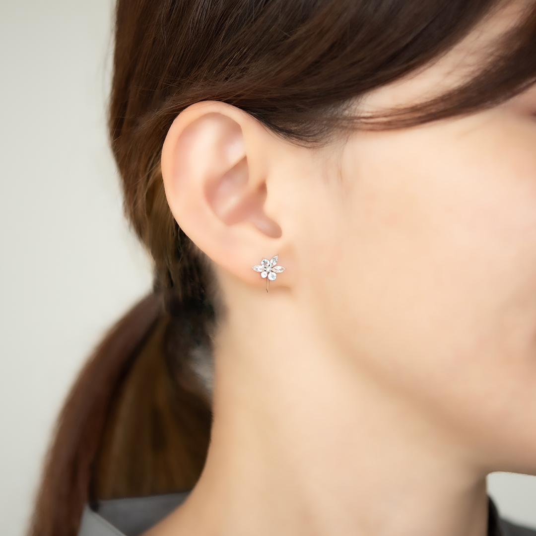 イヤリング K10ホワイトゴールド ホワイトトパーズ ムーンストーン