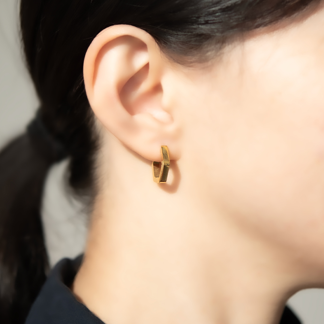 中折れピアス サージカルステンレス イエローゴールドIPコーティング