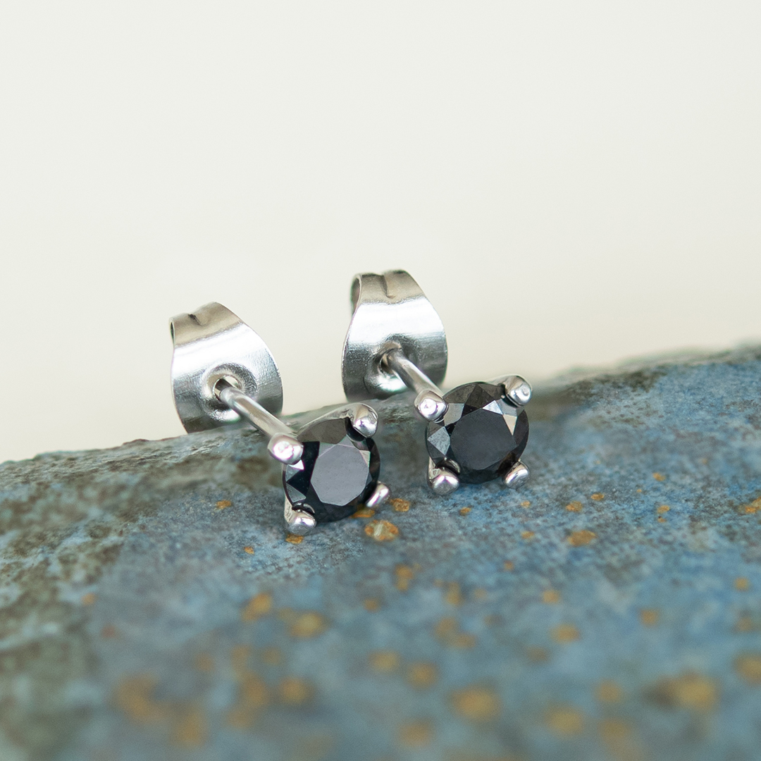 ピアス ステンレススチール ブラックキュービックジルコニア