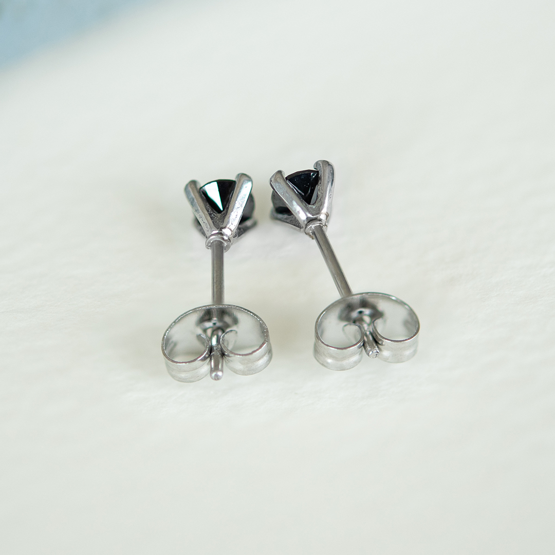 ピアス ステンレススチール ブラックキュービックジルコニア