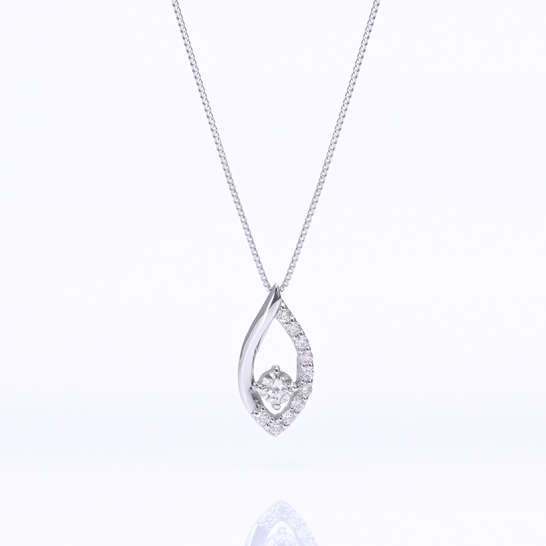 ネックレス プラチナ950 ダイヤモンド合計0.2ct(リーフ)(ダイヤモンド)(4月誕生石)[0621140211] アクセサリーPePe  オンラインストア