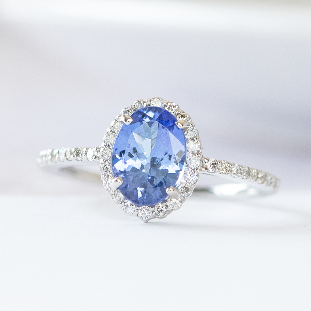 プラチナ Pt900 リング ダイヤ 0,39ct 青色石 1,8ct 美品